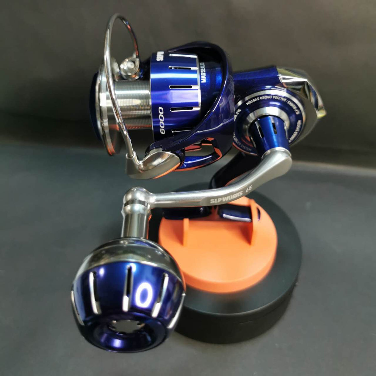 (Pre-Order) Daiwa Saltiga Semi-custom Blue Color 6000-XH-SLPW