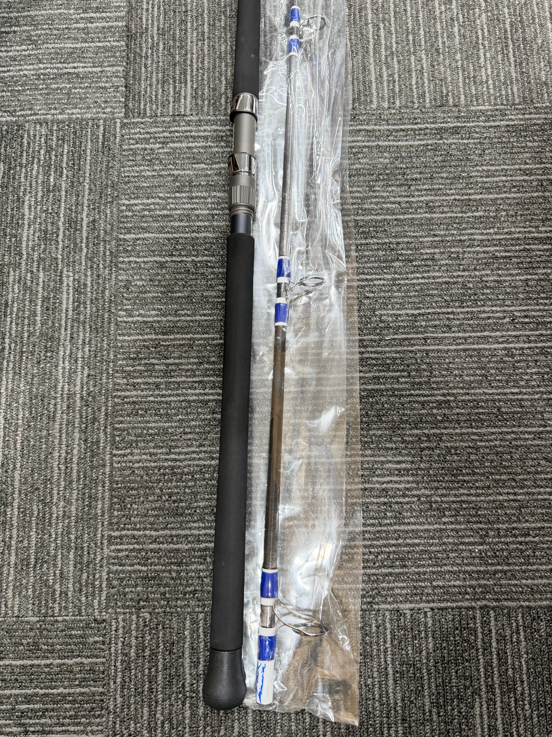 TRUTH JAPAN Spinning Rod BlackDimension 106 Custom Rod - Blue & White